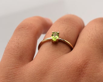 Peridot Ring 6 by 4 mm / 14k Gold Peridot Ring / Oval Peridot Solitaire Ring / Peridot Birthstone Ring / August Birthday Peridot / Stackable