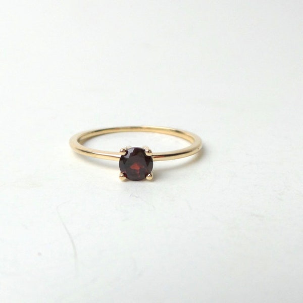 Garnet Ring / Gold Garnet Ring / 14k Gold Garnet Ring / January Birthstone Ring / Dainty Garnet Ring /Stackable Garnet Ring