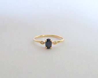 Sapphire Diamond Ring / 14k Gold Sapphire Ring / Diamond Sapphire Ring / Oval Sapphire Engagement Ring / Dainty Diamond Sapphire Ring