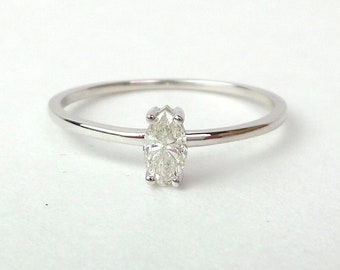 Marquise Diamond Ring / Marquise Engagement Ring 0.24ct SI1 H Color / 14k White Gold Diamond Engagement Ring / Dainty Marquise Diamond Ring