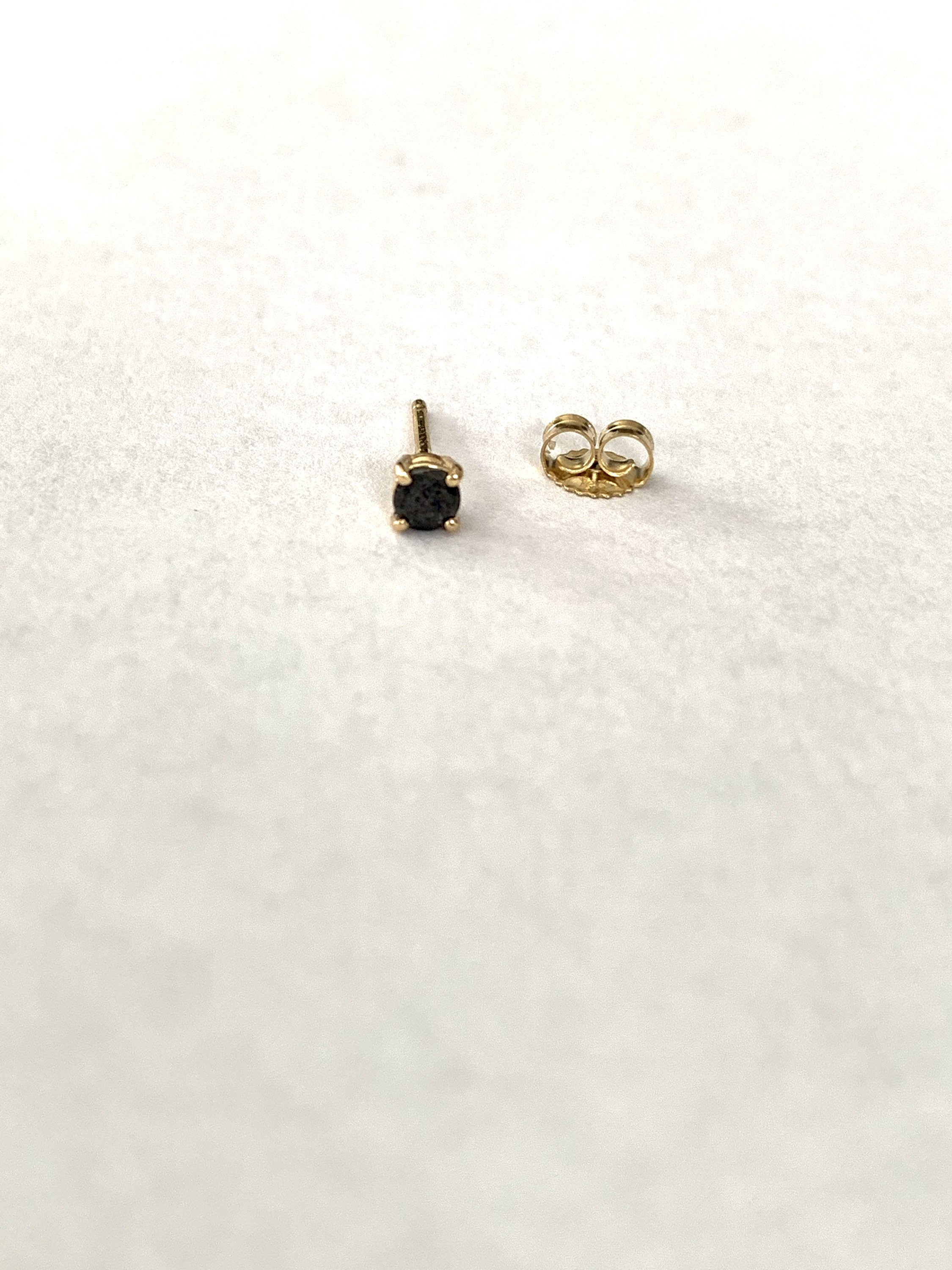 4 Prong Round Studs - 14k White Gold, 0.75 Ct (12619) 4 Prong Round Studs - 14k White Gold, 0.75 Ct (12619)