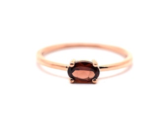Garnet Ring / 14k Gold Garnet Ring / Oval Garnet Solitaire Ring / Garnet Birthstone Ring / January  Birthday Garnet / Stackable Garnet