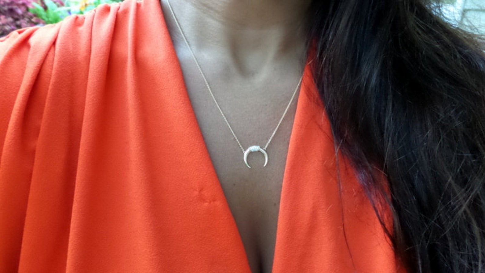 HORNETS NECKLACE - GOLD
