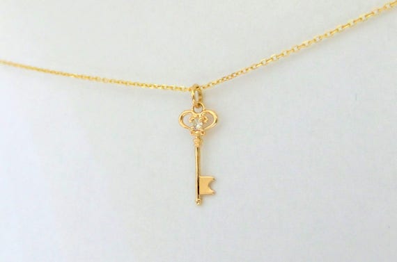 Arzonai One pair of couple necklace simple fashion small key lock love  pendant golden clavicle chain