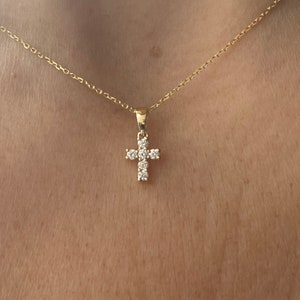 Small Diamond Cross Necklace 0.20ct / 14k Gold Diamond Cross / Small Petite Layering Cross / Baptism / Communion/ Confirmation/ Confirmation