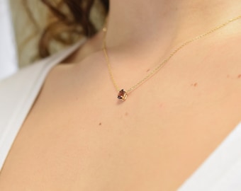 Birthstone Garnet Solitaire Necklace / 14k Gold Oval Garnet Necklace / Layering Dainty Garnet Necklace / January Birthstone