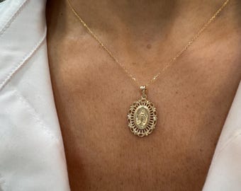 Small Virgin Mary Pendant / 14k Gold Miraculous Medal Medallion Charm / Everyday Guadalupe Necklace / Lady of Guadalupe Medallion Pendant