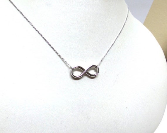 Infinity Necklace / 14k White Gold 