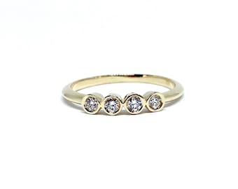 Diamond Bezel Ring 0.16cts / 14k Gold Diamond Ring / Personalized Solitaire Diamond Ring  / Stackable Diamond Ring  / Gold Stackable Ring