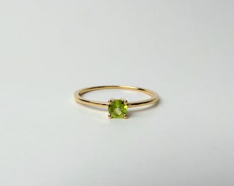 Peridot Ring / 14k Gold Peridot Ring / Peridot Solitaire Ring / Peridot Birthstone Ring / August Birthday Peridot Ring / Dainty Peridot
