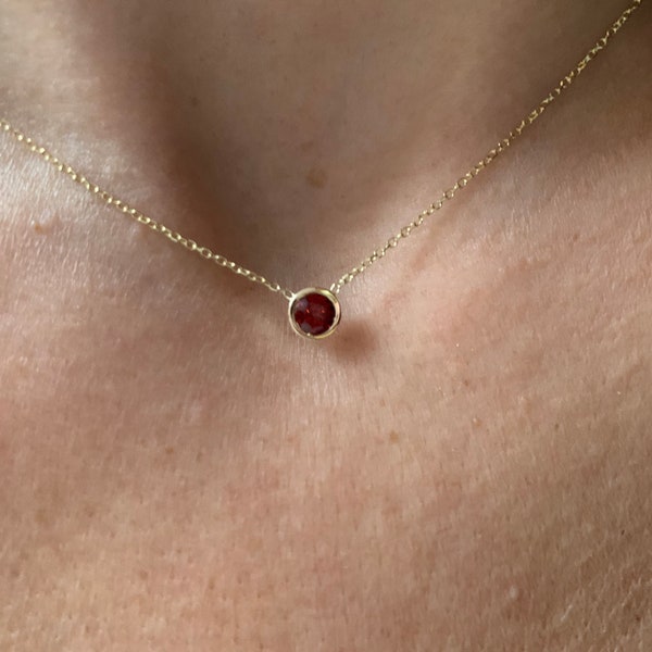 Garnet Solitaire Necklace / 14k Gold Garnet Necklace / Round Garnet Necklace / January Garnet Necklace / Bezel set Garnet Necklace