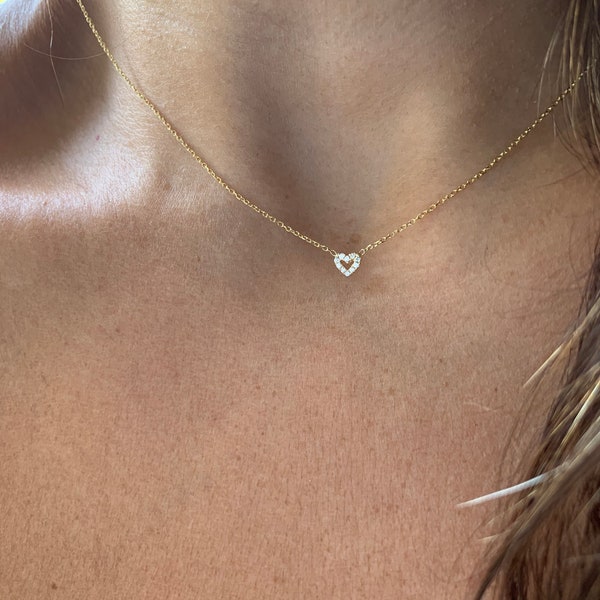 Dainty 14k Gold Diamond Heart Necklace: Minimalist Love Pendant