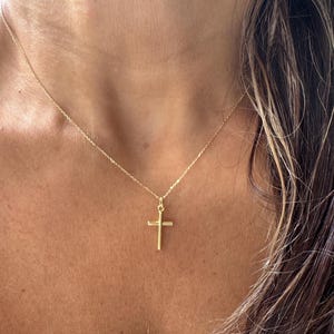Small Gold Cross Pendant / 14k Gold Dainty Layering Cross Necklace / Everyday Gold Small Cross Pendant /Communion Confirmation Baptism Cross