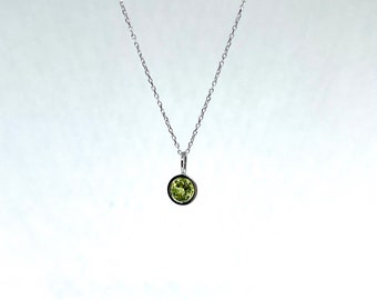 Peridot Solitaire Necklace 5mm / 14k Gold Peridot Necklace / Green Peridot Pendant / August Peridot Birthstone