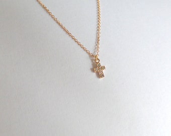 Diamond Cross 0.05CT / 14k Gold Cross Necklace/ Cross Necklace with Diamonds/ Mini Diamond Cross/ Diamond Mini Cross/ Gold Tiny Cross