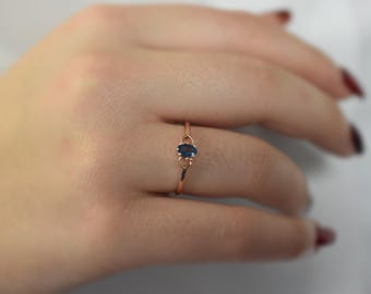 Birthstone Topaz Solitaire Ring / 14k Gold Heart Topaz Ring / Stackable Topaz Ring / Gold Oval Topaz Ring / December Gemstone Layering Ring