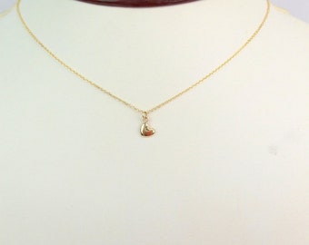 Small Heart Necklace / 14k Gold Heart Pendant / Heart Necklace / Gold Heart / Minimalist Heart Necklace / Love Necklace / Dainty Heart