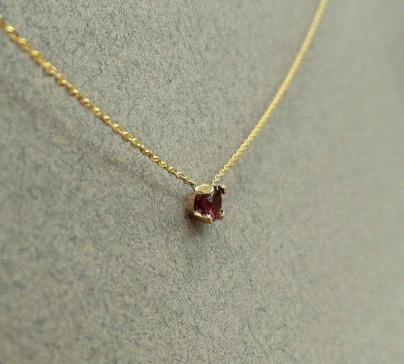 ALARRI 5.1 Carat 14K Solid Gold Truthful Garnet Necklace with 18 Inch Chain Length ALARRI 5.1 Carat 14K Solid Gold Truthful Garnet Necklace with 18 Inch Chain Length