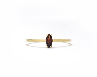 Garnet Ring / 14k Gold Garnet Marquise Ring / Solitaire Garnet Ring / January Garnet Birthstone Ring / Birthstone Ring