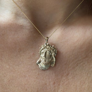 Jesus Necklace / 14k Solid Gold Jesus Pendant / Jesus Christ Necklace / Religious Pendant / Communion / Confirmation / Baptism / Christmas