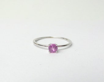 Pink Sapphire Solitaire Ring / 14k Gold Birthstone Pink Sapphire Ring / Sapphire Solitaire Ring / Dainty September Birthstone Ring