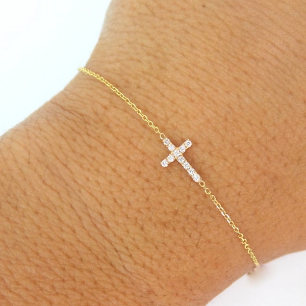 Small Diamond Cross Bracelet / 14k Gold Diamond Cross 0.10CTS / Gold Small Cross Bracelet / Baptism Gift / Communion / Gold Diamond Cross