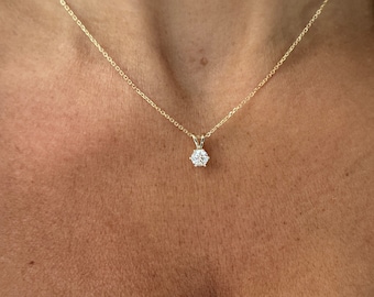 Collier solitaire en diamants de 0,50 ct : breloque en or 14 carats et diamants flottants à 6 griffes