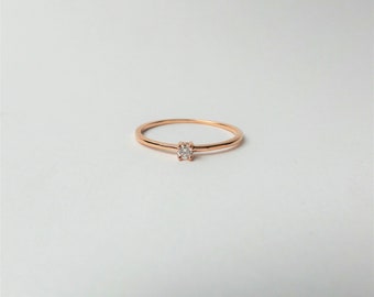 Diamant Solitär Ring / 14k Rose Gold Diamant Ring / Minimalistischer Diamant Ring / Stapelbarer Diamant Ring / Krappen Set Diamant Ring