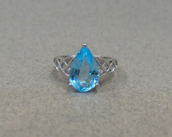 Blue Topaz Pear Shape Ring/ Genuine Blue Topaz 2.12 ct Pear Shape Engagement Ring/ Sky Blue Blue Topaz Engagement Ring