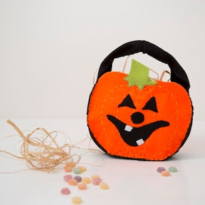 PDF Hallowen bags Trick or treat Sewing Pattern , DIY crafts - Pumpkin and Spider   - table decoration , Halloween party