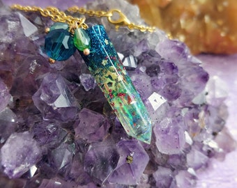 Glitter resin crystal necklace