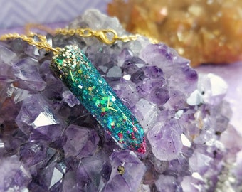 Glitter resin crystal necklace