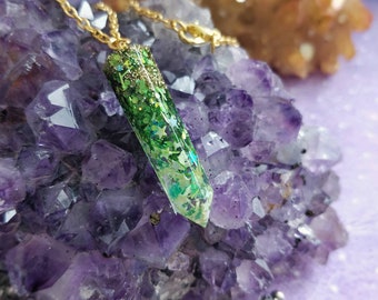 Glitter resin crystal necklace