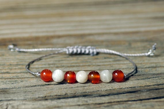 Cancer Energy, Moonstone Bracelet, Carnelian Bracelet, Cancer Zodiac, Meditation Bracelet, Chakra Bracelet, Crystal Healing, Yoga Bracelet