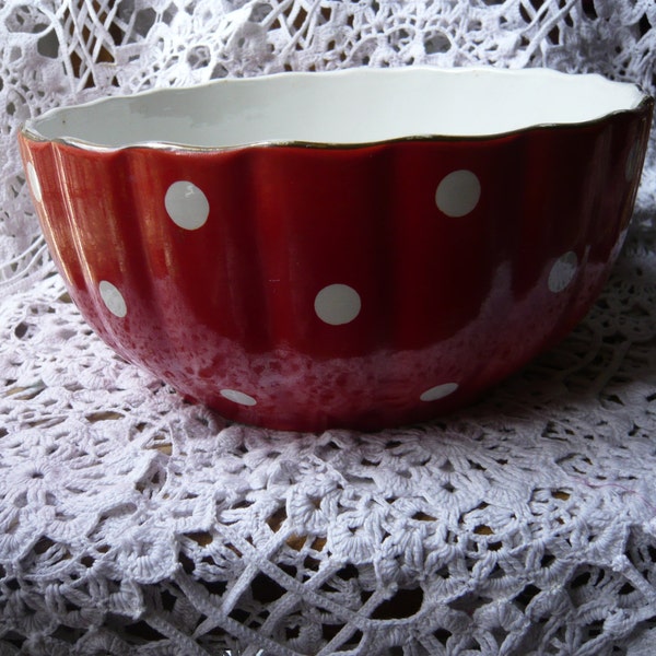 Salad bowl huge fruit bowl Digoin Sarreguemines earthenware red white polka dot confetti 1920 France retro kitchen  scalopped rim  collector