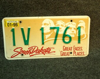 激レアoldmountain purveyors メタルディッシュステッカー付 South Dakota License Plate - 1V1761 - Mount Rushmore - Great Faces