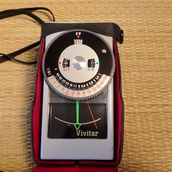 Vintage Vivitar Exposure Meter Model No. 30 - Vintage Photo Equipment