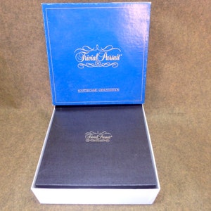 Vintage Trivial Pursuit Master Game Genus Edition - Pre-Owned -  100% Complete - Very Good to Excellent Condition