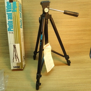 Vintage Camera Tripod -Photo or Video - Lightweight - SAKAR TR-2L