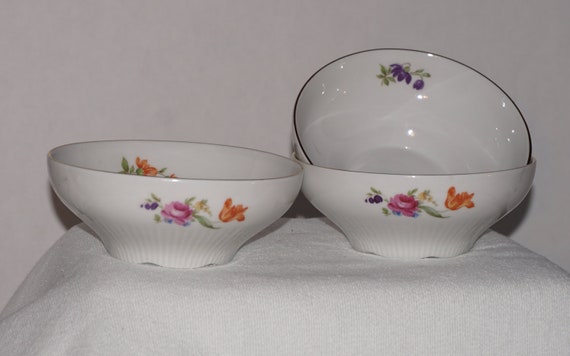 Vintage 1970\u2019s fine china made by Graf von Henneberg from the German Democratic Republic.