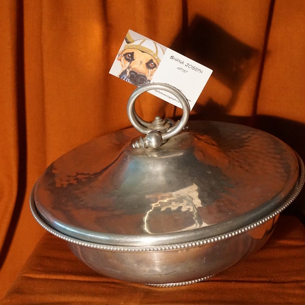 Vintage 1950’s Buenilum Hammered Aluminum Chaffing Dish with lid with a Pyrex #595 ovenware split serving dish insert.