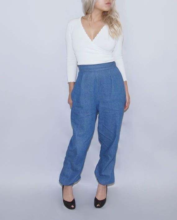 jeans tapered at ankle