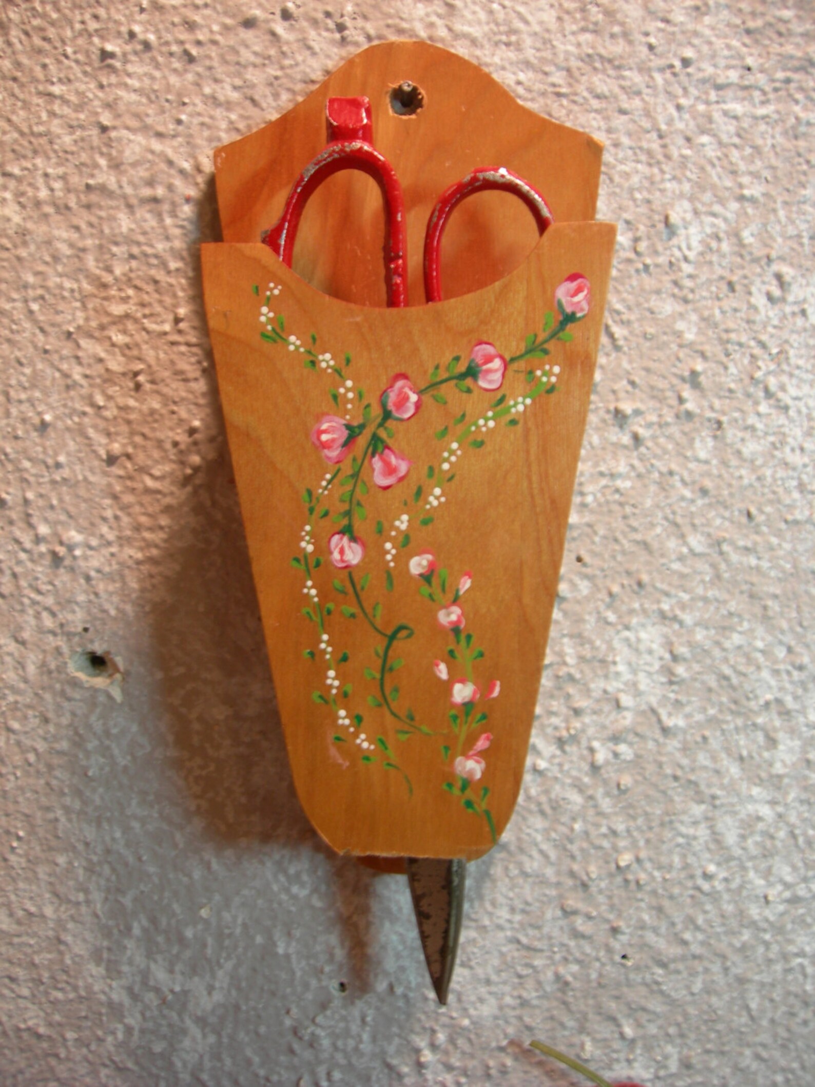 Wood Wall Hanging Painted Rose Scissors Holder Etsy