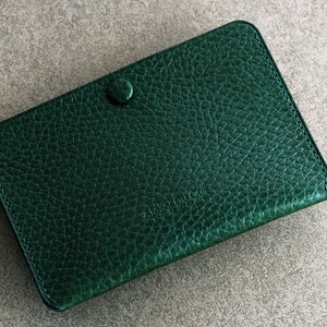 Tarjetero Atelier Du Cuir Simplet "SNAP" Dollaro verde