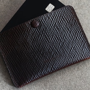 Tarjetero/portafolios Simplet "SNAP" Metta Catharina culatta shell cordovan de Atelier Du Cuir