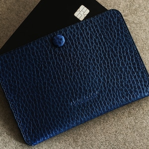 シンプレット「SNAP」カードケース/ホルダー/財布 Dollaro ブルー by Atelier Du Cuir