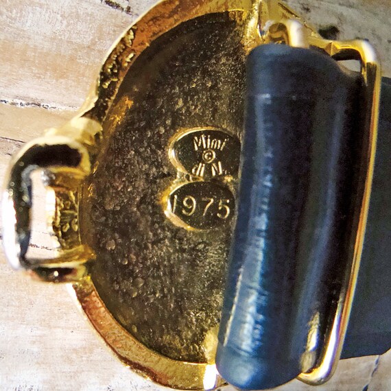 Vintage Mimi Di N 1975 Navy Blue Gold Metal Tone Fashion Belt 1980s Mimi Di Niscemi flower buckle blue faux leather belt  main image 4