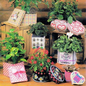 Livro de padrões de lona de plástico vintage PDF • Capa para vaso de plantas Padrão de lona de plástico • Lona de plástico Decoração de plantas para casa Coração Casa de campo Caixa de flores