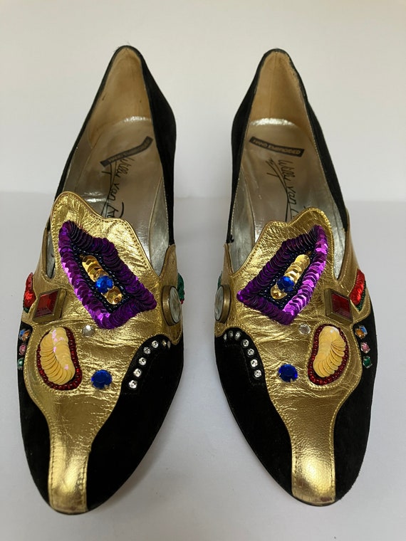 1990s Willy Van Rooy Hand Embroidered & Beaded Black and Gold Suede and Leather Pumps