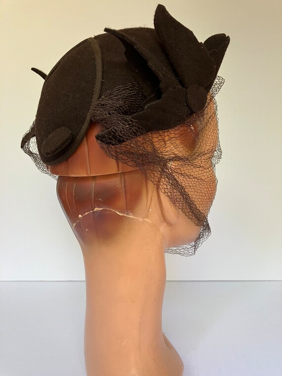 c.1930s/40s Brown Wool Beanie with Leaf Appliques… - image 5